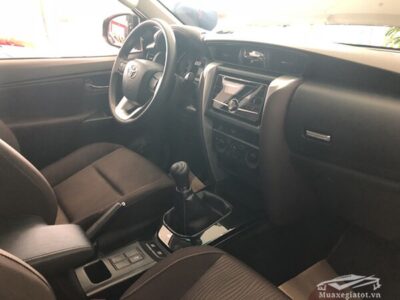 unnamed file 1227 400x300 - Chi tiết Toyota Fortuner 2025 phiên bản dầu số sàn 2.4G MT 4×2 